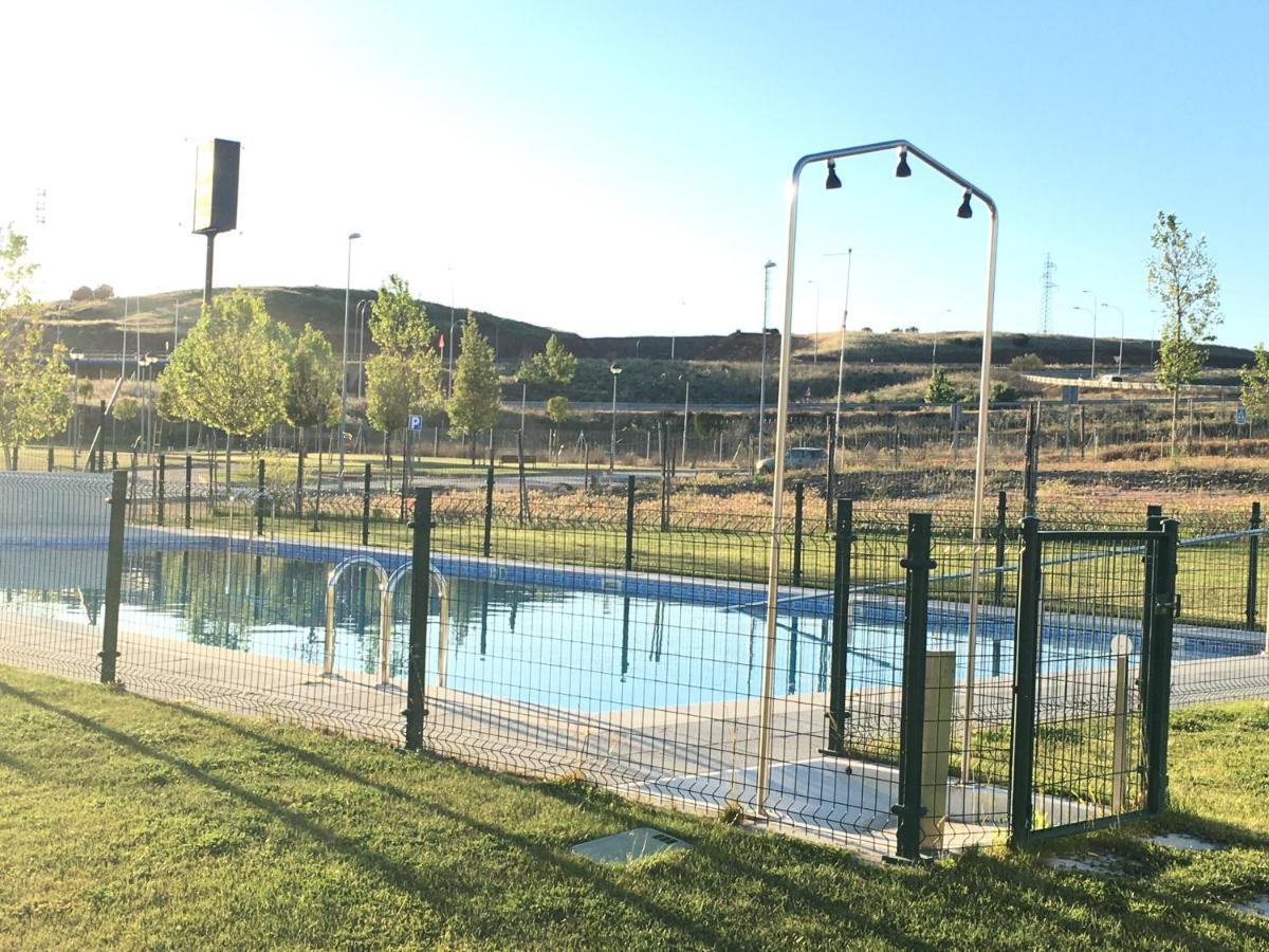 Apartamento Nuevo, Accesible Y Con Piscina !!! サラマンカ エクステリア 写真